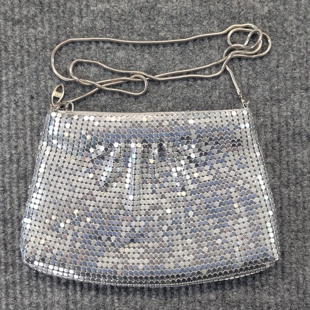 Vintage Silver Tone Metal Mesh Shoulder Bag Zip Top Lined W/Chain Strap
